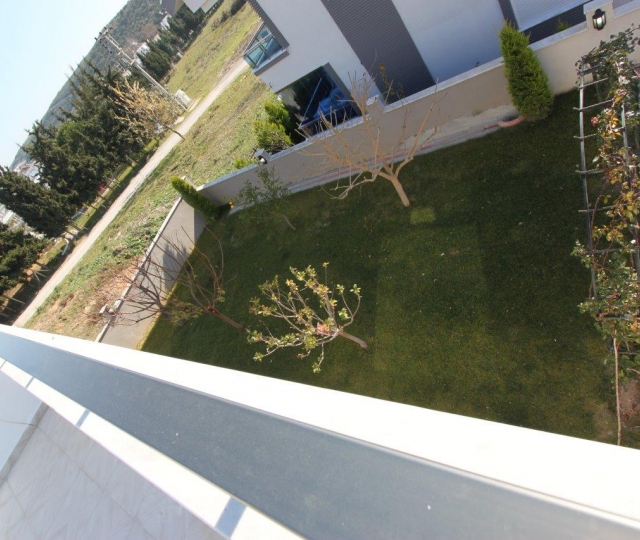 FOR LOVERS OF LAND AND GREENERY! MAVISEHIR: 3+1 GARDEN VILLA 230m²